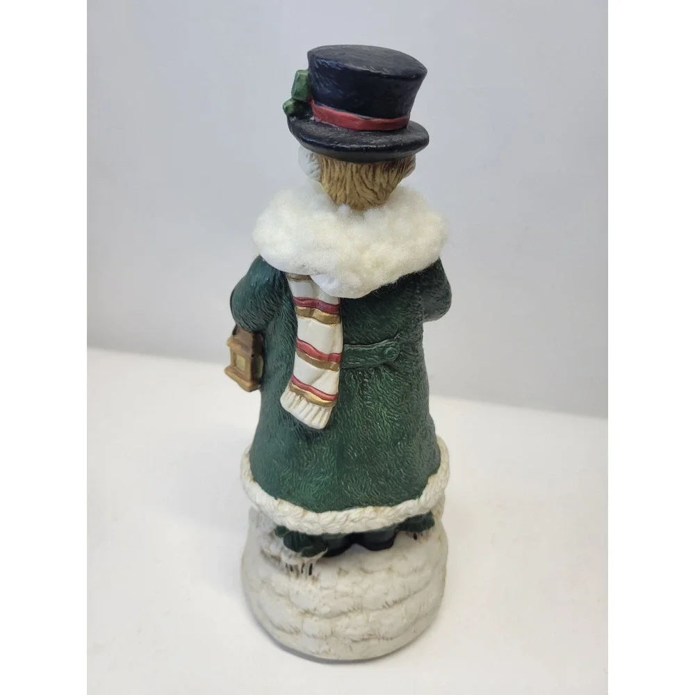 Vtg Christmas Caroler Figurine with Lantern Music‎ Box Plays Joy to the World